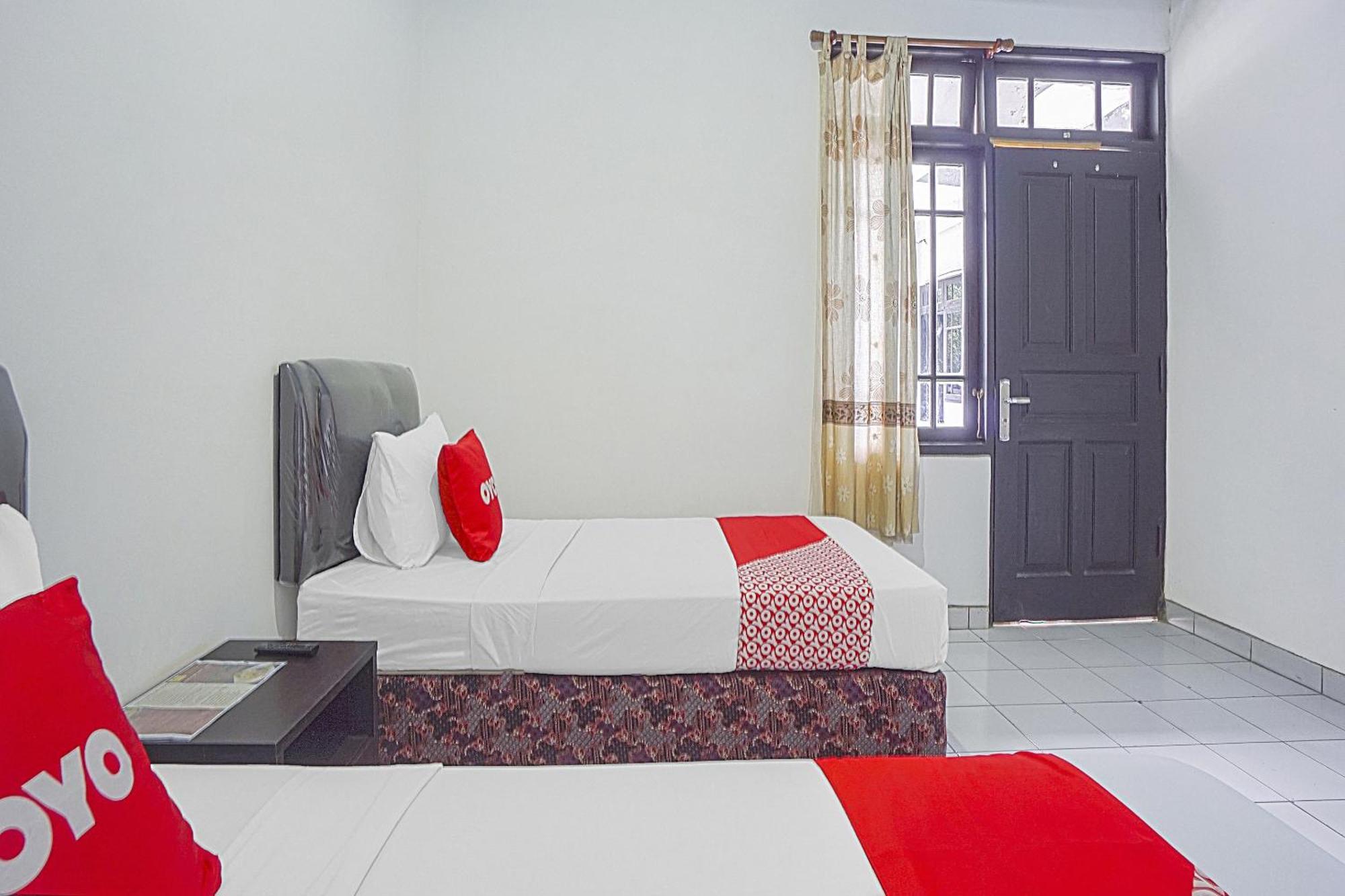 Oyo Life 90589 Palem Garden Hotel Tulungagung Exterior foto